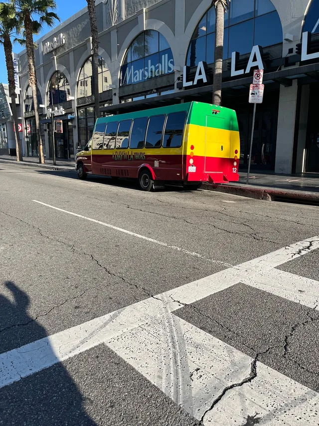 Los Angeles Iconic Sights Full-Day Tour - Image 6