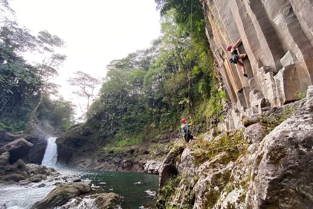 Hilo Waterfall Rappelling Adventure 7 hr - Image 2