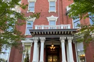 Savannah Historic District Walking Tour thumbnail 3