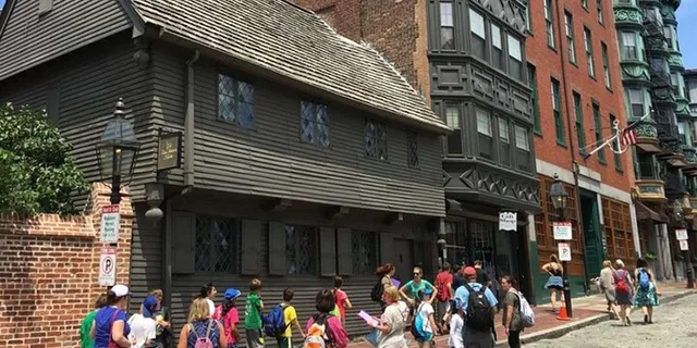 Boston Seafood Lovers Walking Tour - Image 4