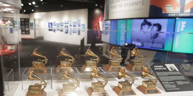 Los Angeles Grammy Museum Entry Ticket - Image 6