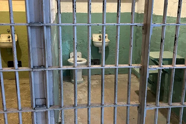 San Francisco Alcatraz Tour with E-Bike Rental - Image 6