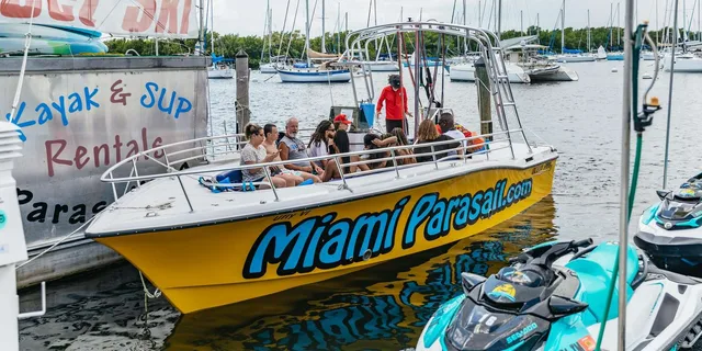 Miami Speedboat and Banana Boat Combo 30 Min - Image 5