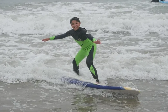 Venice Beach Surf Lesson for Kids - Image 2