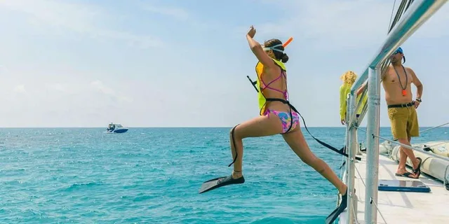 Key West Snorkel Sail with Mimosas and Breakfast - Image 3