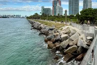 Miami Beach Art Deco Walking Tour at Sunset thumbnail 2