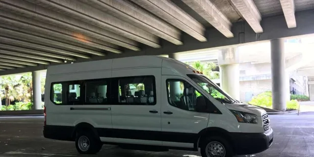 Miami Airport and Port Transfer - Image 3