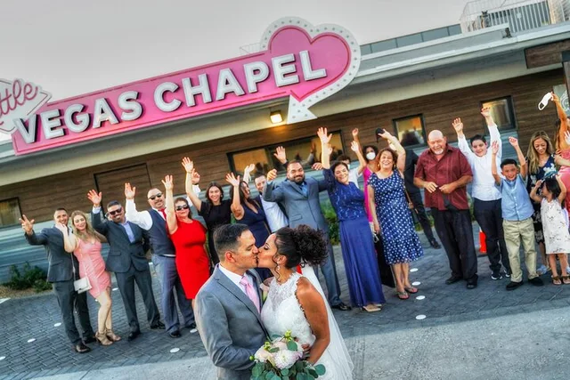 Las Vegas Wedding at The Little Vegas Chapel 30 min - Image 5