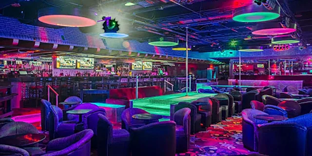 Miami Hip Hop Experience: Party Bus & Nightclub - Image 2