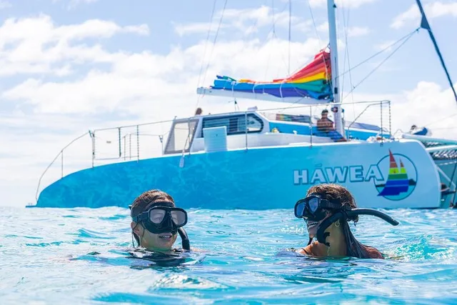 Waikiki Turtle Snorkel and Sail on Hawea Catamaran - Image 2