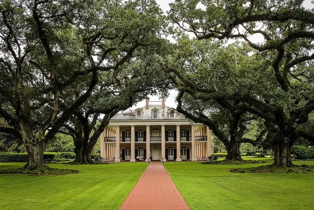 New Orleans Oak Alley Plantation Tour - Image 4