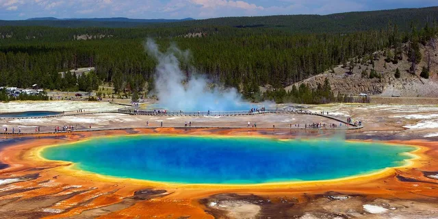 Las Vegas to Salt Lake City Yellowstone Tour 5 Days - Image 3