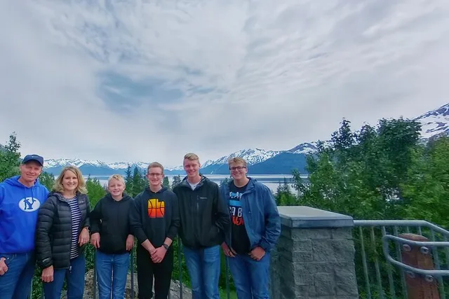 Anchorage Nature Tour with Wildlife Center Visit - Image 4
