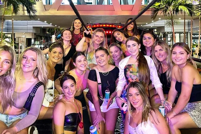 Miami Open Air Party Bus Tour 2 hr - Image 2