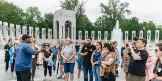 Washington DC Guided Tour with Scenic River Cruise