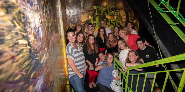 Savannah Drag Queen Pub Crawl - Image 6