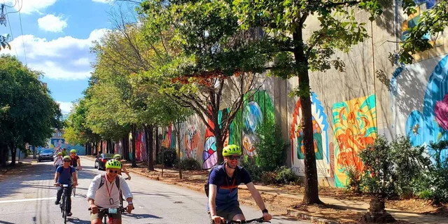 Atlanta Bicycle Tour - Image 2