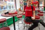 Chicago Loop Food Tour: Pizza, Dogs & Local Flavor 2 hr thumbnail 3