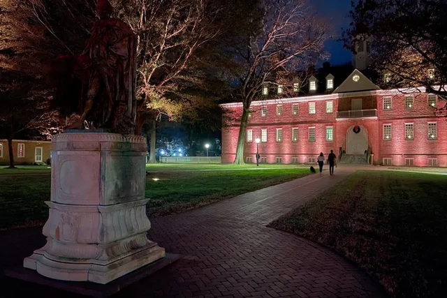 Williamsburg Ghost Tour at Night 90 Min - Image 3