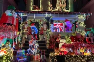 New York City Dyker Heights Christmas Walking Tour thumbnail 3