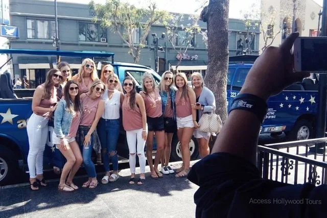 Los Angeles Hollywood & Beverly Hills Celebrity Homes Bus Tour - Image 1