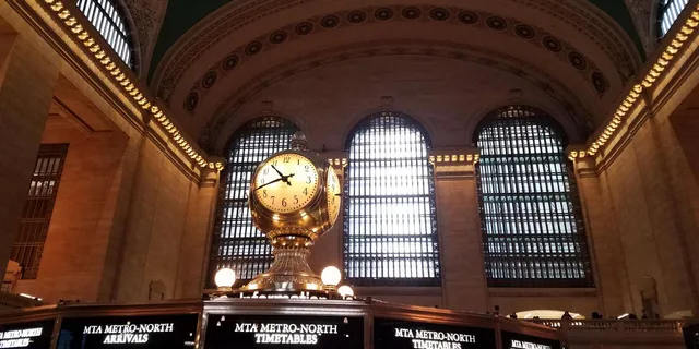Midtown Manhattan Architecture Tour - Image 2