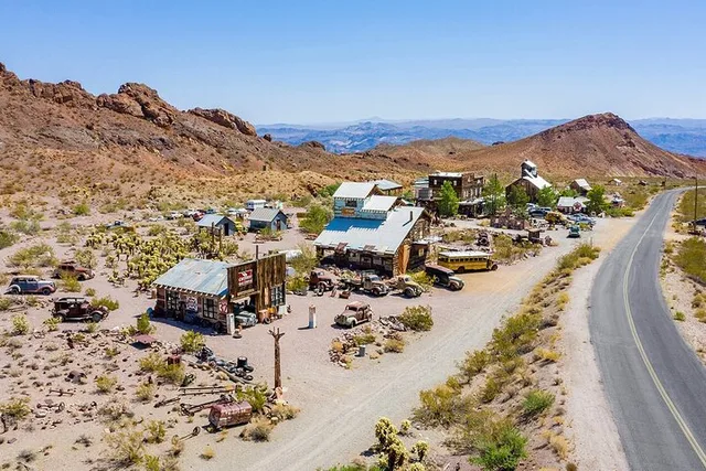 Las Vegas Multi-Attraction Tour - Image 1