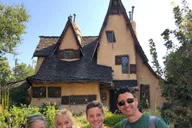Los Angeles Private Tour of Highlights and Celebrity Homes thumbnail 1