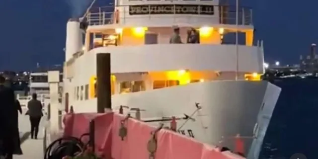 Boston Dinner Cruise with Buffet and Live Music 3 hr - Image 5
