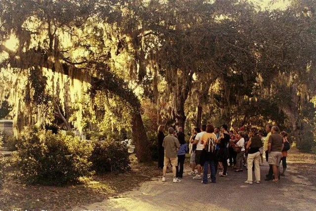 Savannah Bonaventure Cemetery After-Hours Tour - Image 4