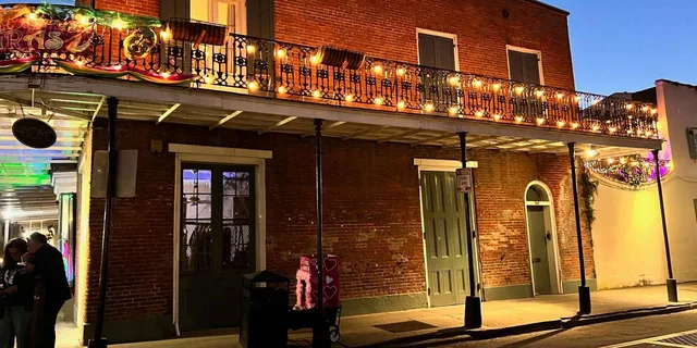 New Orleans French Quarter Ghost Walking Tour - Image 6