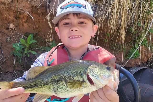 Cottonwood Kayak Fishing Tour on the Verde River 4 hr - Image 3