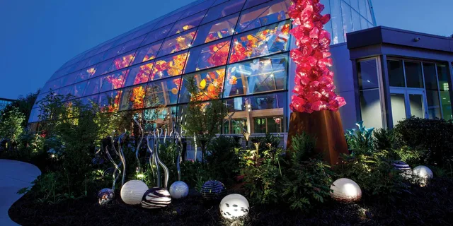 Seattle Chihuly Garden and Glass Tour - Image 2