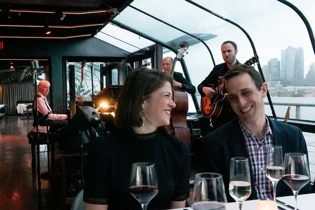 New York Dinner Cruise on Bateaux - Image 3