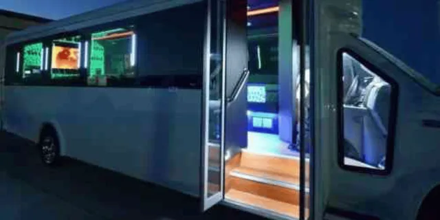 Miami Party Bus Nightlife Tour 5 hr - Image 3