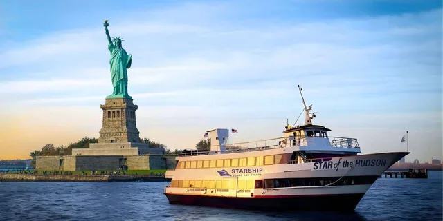 New York City Fireworks Cruise with Open Bar 4 hr - Image 1