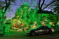 New York City Christmas Tour Dyker Heights 6 hr thumbnail 4