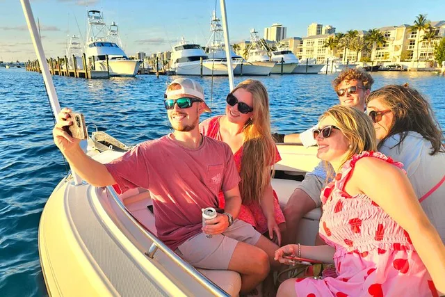 West Palm Beach Sightseeing Boat Tour at Sunset 3 hr - Image 4