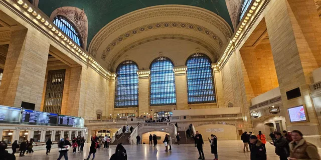 New York City Gossip Girl Walking Tour - Image 2
