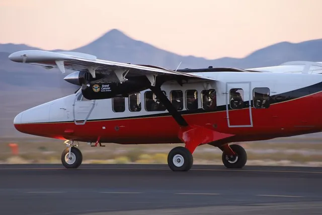 Grand Canyon Airplane Tour with Optional Hummer - Image 3