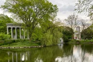 Chicago Graceland Cemetery Walking Tour thumbnail 2