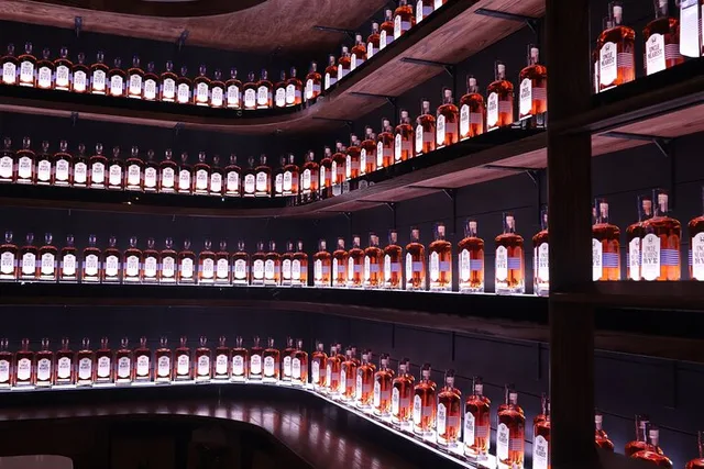 Nashville Distillery Bus Tour with Tastings - Image 6