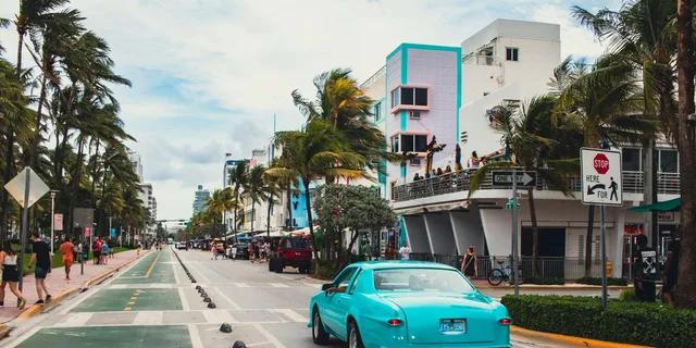 Miami Art Deco Tour with Wolfsonian Museum - Image 5