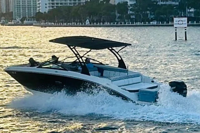 Miami Boat Rental with Champagne & Sandbars - Image 2