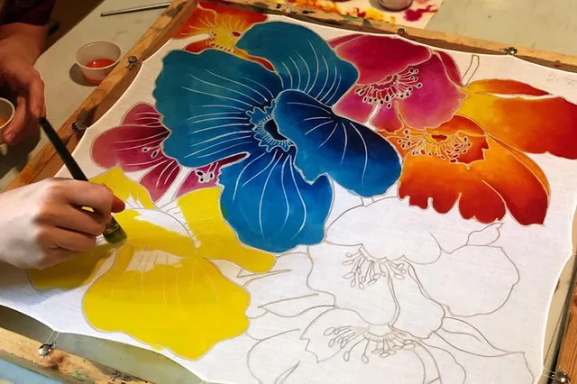 Aventura Batik Scarf Painting Experience - Image 3