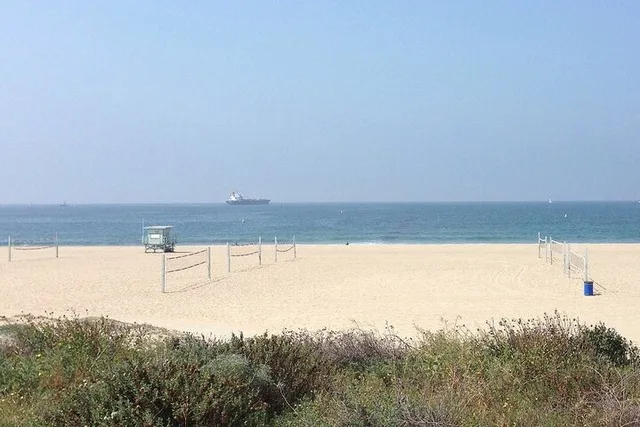 Los Angeles Suburbs and Attractions Tour - Image 5