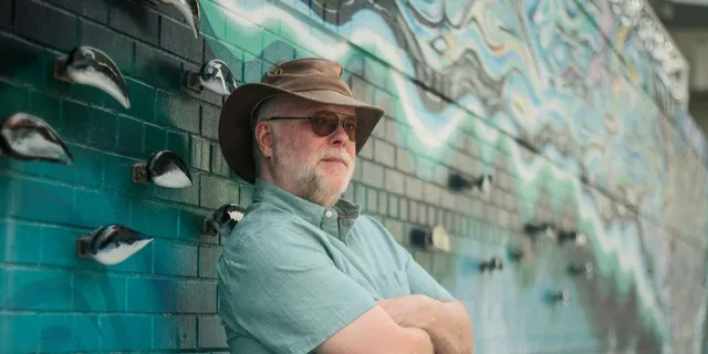 Louisville Photoshoot Walking Tour - Image 3