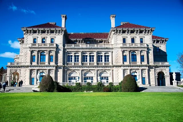 Boston to Newport Mansions Private Day Trip - Image 2