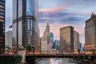 Chicago City Minibus and Riverboat Architecture Tour thumbnail 3