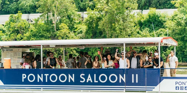 Nashville Pontoon Party Cruise with Captain 2 hr - Image 2